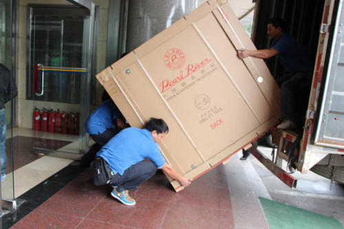 和静钢琴贵重工艺品无忧运